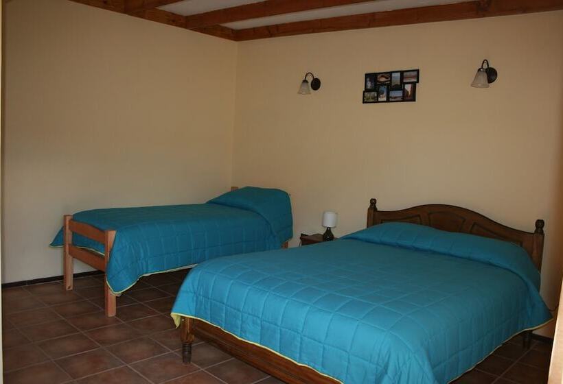 اتاق استاندارد سه نفره, Hostal Km Zero El Huertillo