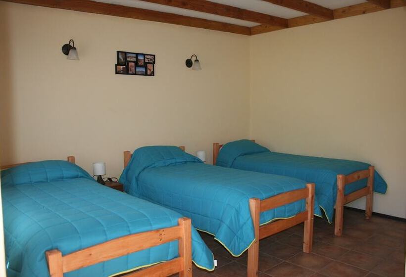 اتاق استاندارد سه نفره, Hostal Km Zero El Huertillo