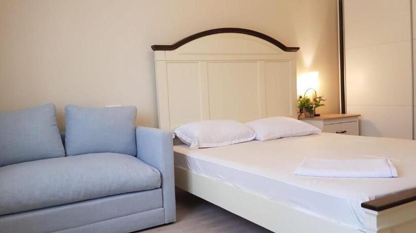 标准工作室带泳池景, Pensiunea Groza