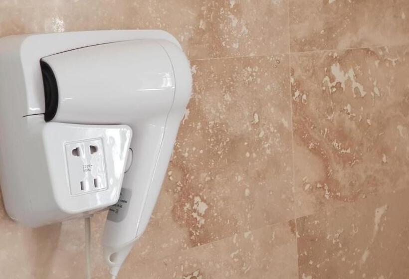 豪华房间, Pensiunea Groza