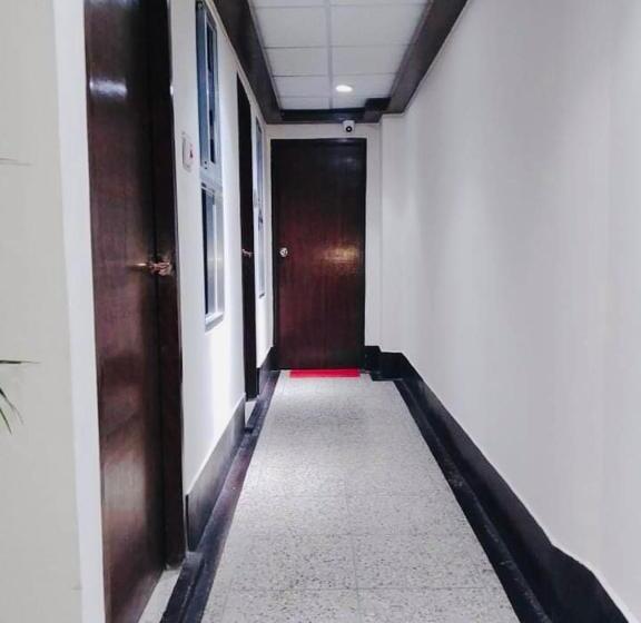 اتاق اکونومی یک تخته, Seven Star