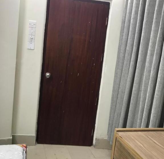 اتاق اکونومی یک تخته, Seven Star