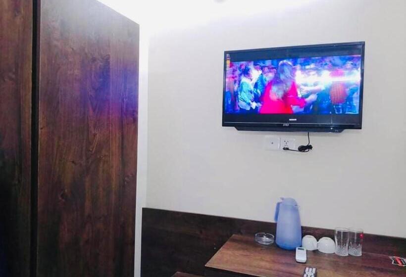 اتاق اکونومی, Seven Star