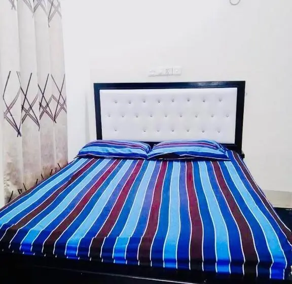 اتاق اکونومی, Seven Star