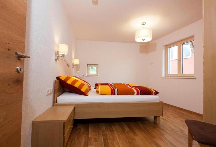 ２ベッドルームアパートメント, Nowders Apartments