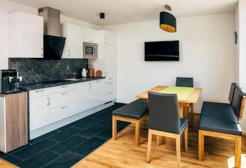 バルコニー付き1ベッドルームアパートメント, Nowders Apartments