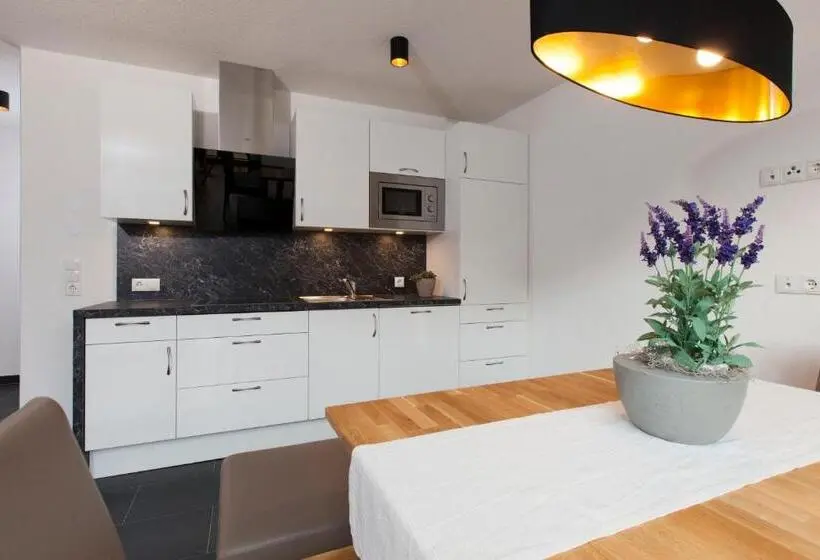 バルコニー付き1ベッドルームアパートメント, Nowders Apartments