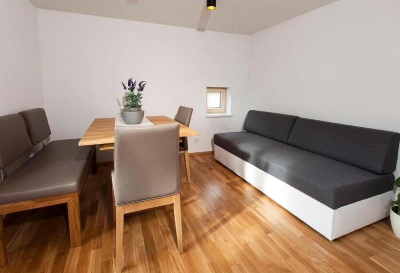 １ベッドルームアパートメント, Nowders Apartments