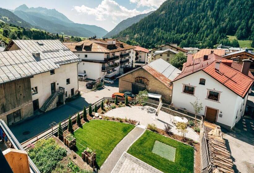 １ベッドルームペントハウスアパート, Nowders Apartments