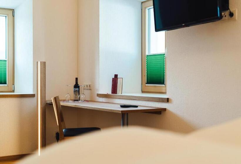 １階の１ベッドルームアパートメント, Nowders Apartments