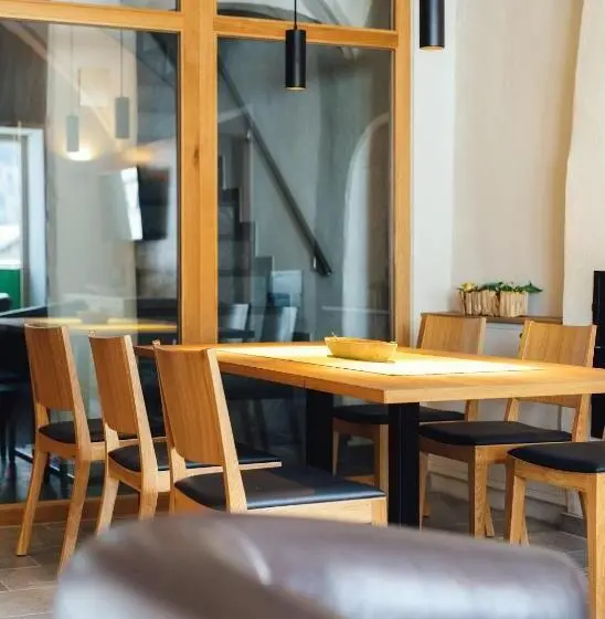 1階の1ベッドルームアパートメント, Nowders Apartments