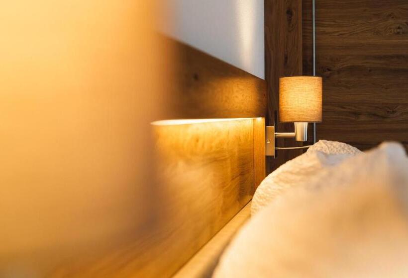 １階の１ベッドルームアパートメント, Nowders Apartments