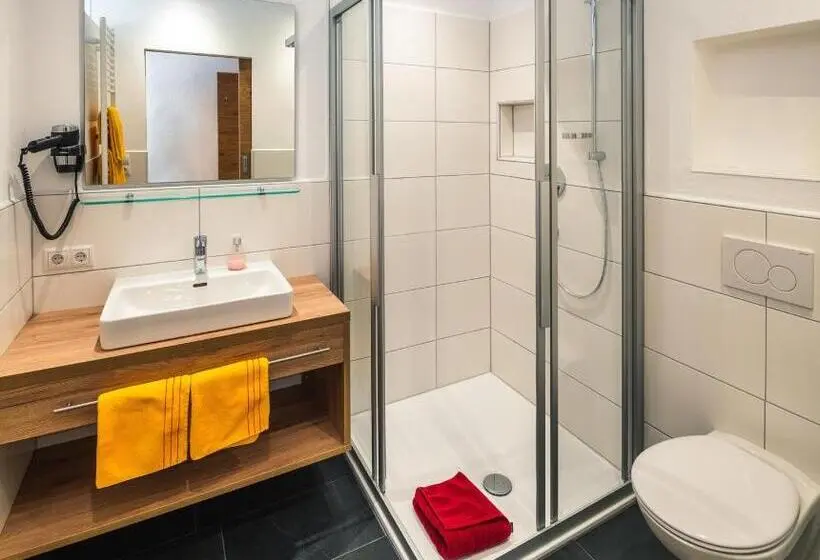 デラックスルーム, Nowders Apartments