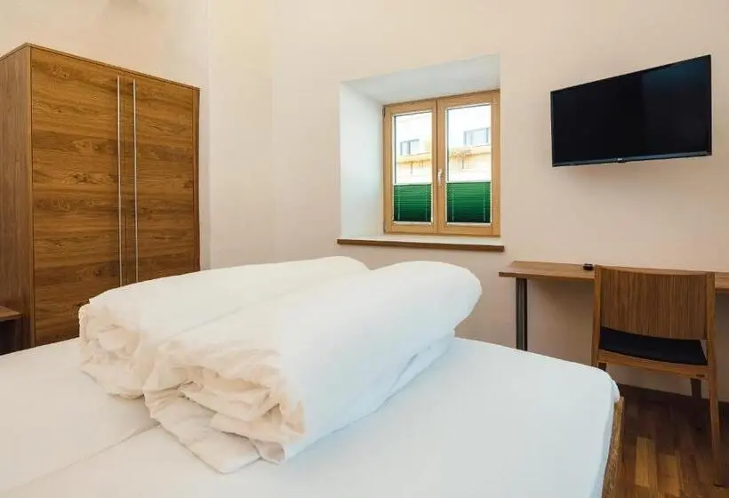 デラックスルーム, Nowders Apartments