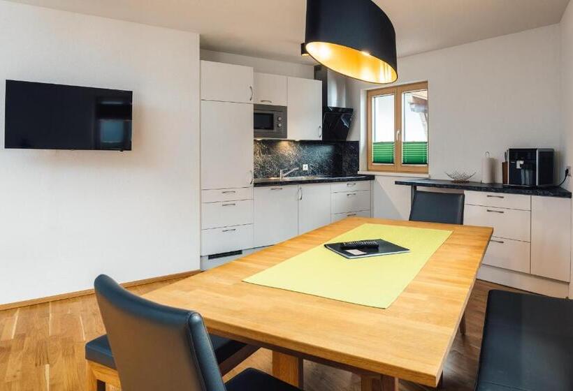 ２ベッドルームアパートメント, Nowders Apartments