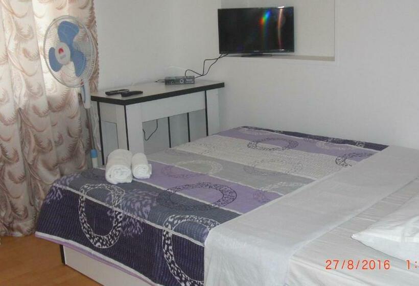 اتاق استاندارد با سرویس بهداشتی مشترک, Villa House Georgia