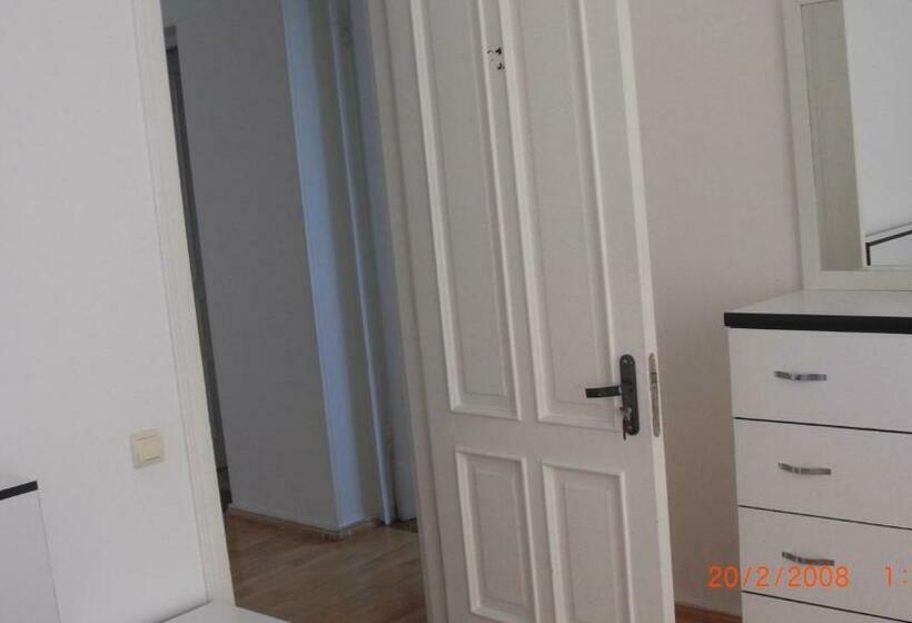 اتاق استاندارد با سرویس بهداشتی مشترک, Villa House Georgia