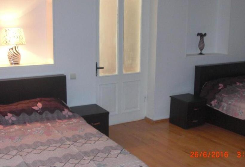 اتاق چهار تخته با دستشویی مشترک, Villa House Georgia