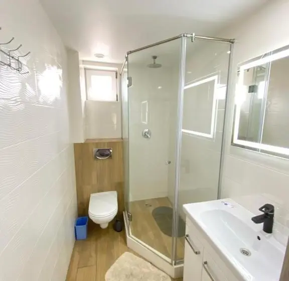 Standard Studio King Bed, Villa Park 411