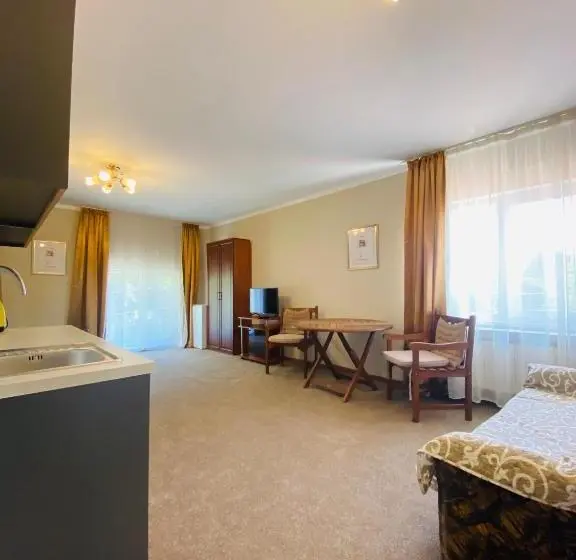 Suite cu Vedere în Gradină, Villa Park 411
