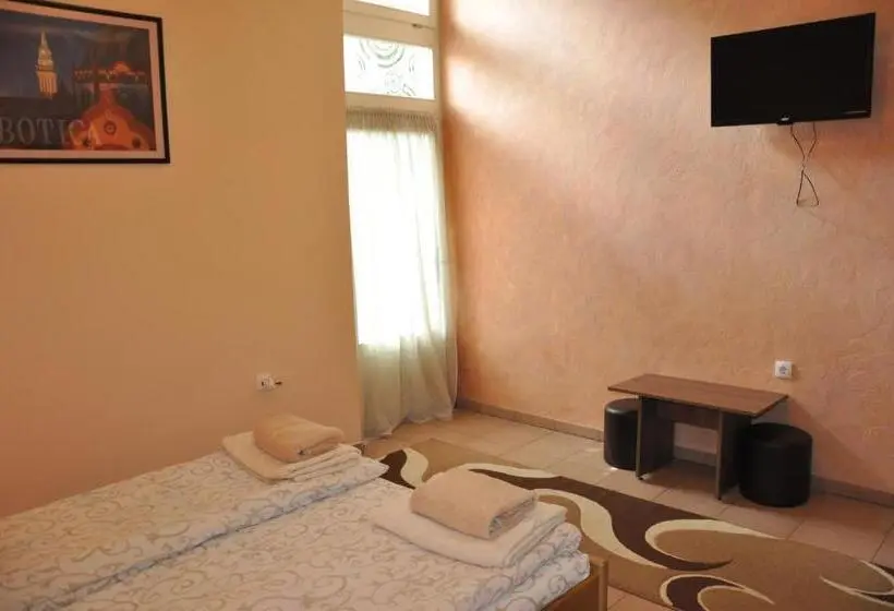 اتاق استاندارد سه نفره, Guest House Best Food