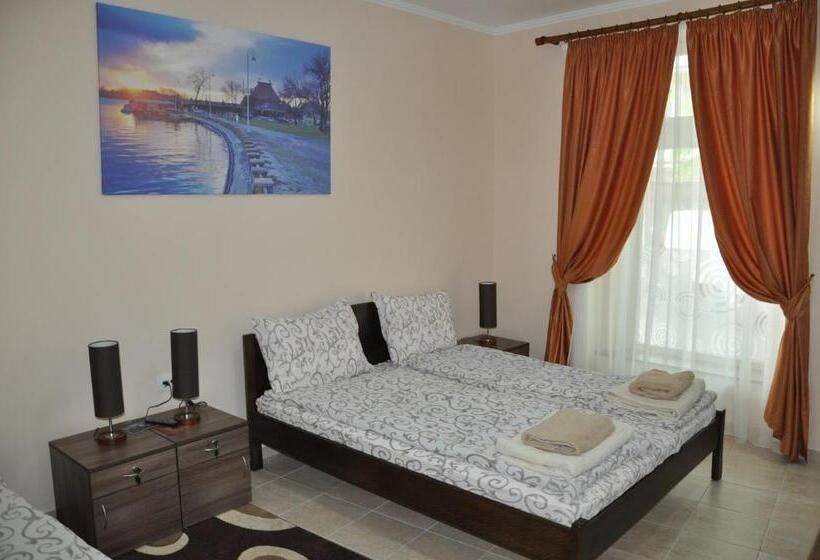 اتاق ساده سه‌ نفره, Guest House Best Food