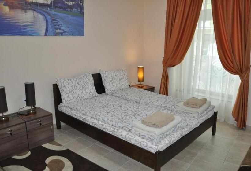 اتاق ساده سه‌ نفره, Guest House Best Food