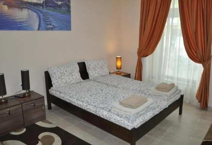 اتاق ساده سه‌ نفره, Guest House Best Food
