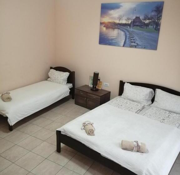 اتاق ساده سه‌ نفره, Guest House Best Food
