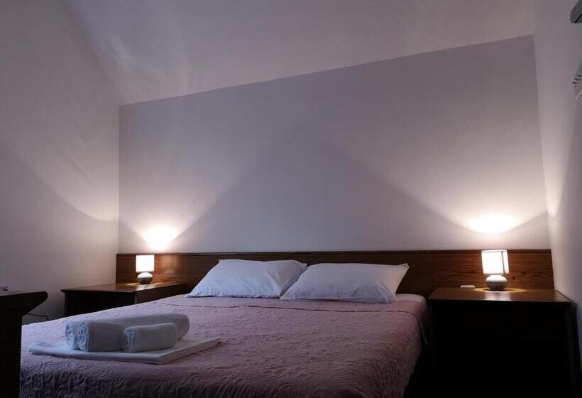 اتاق استاندارد چهار تخته, Guest House Tiha Noć