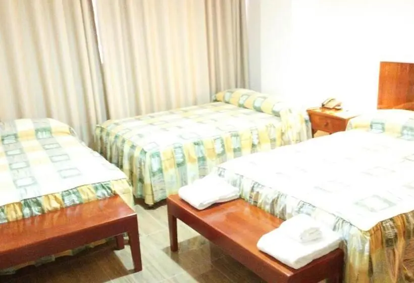スタンダードトリプルルーム, Amazonia Siu Hostal