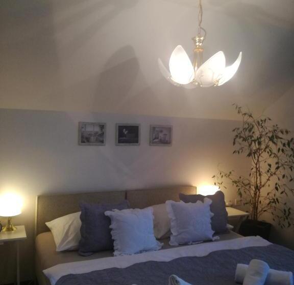 발코니가 있는 스위트, Penzion Lamberk