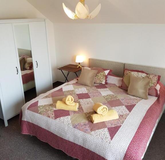 발코니가 있는 스위트, Penzion Lamberk