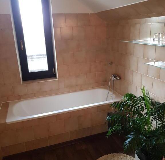 발코니가 있는 스위트, Penzion Lamberk