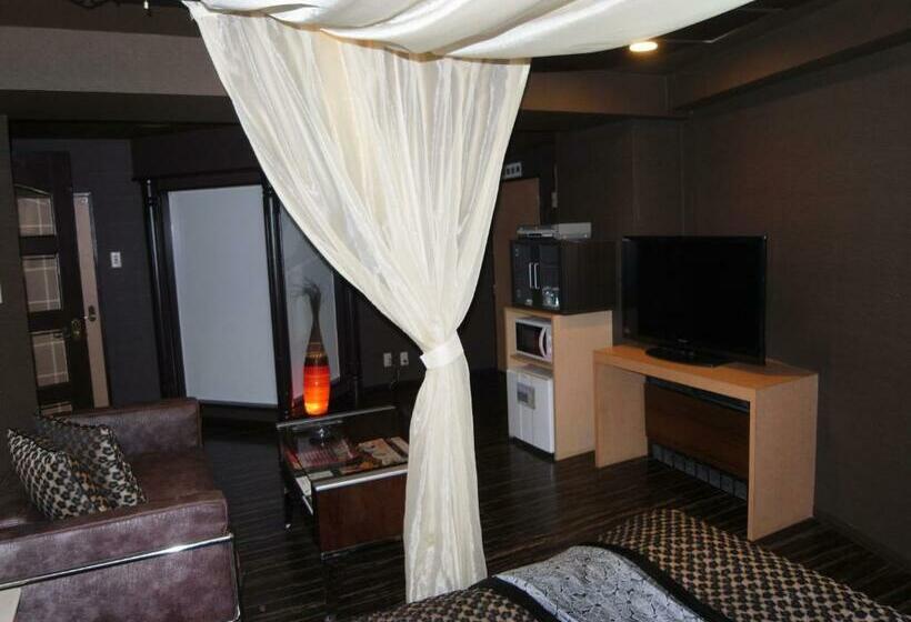 기본룸, Nuda By H Seven