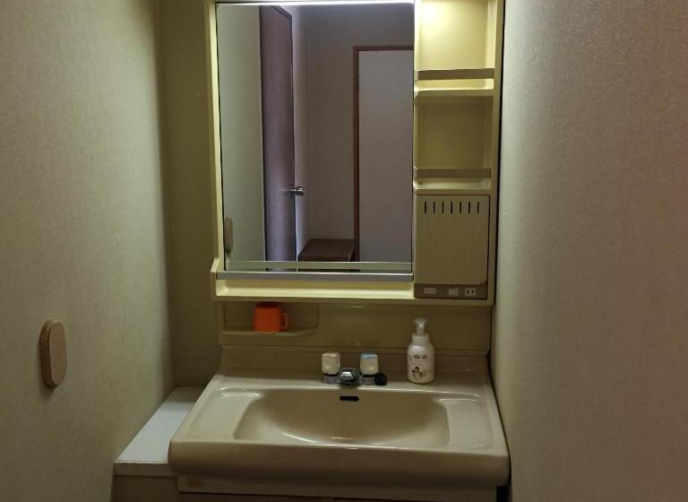 غرفة قياسية, Uchihan