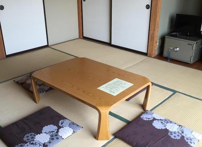 غرفة قياسية, Uchihan