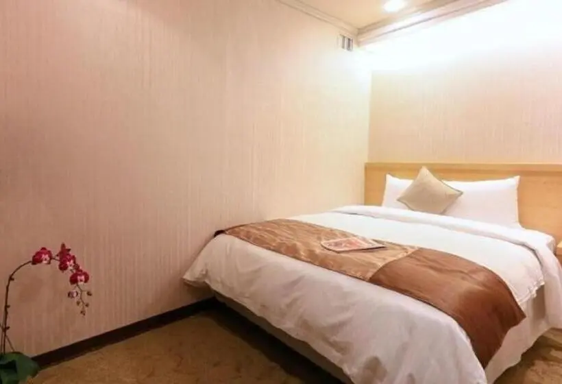 اتاق استاندارد, Red Cabin Inn