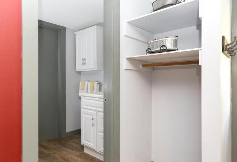 اتاق استاندارد, Warren Lodge