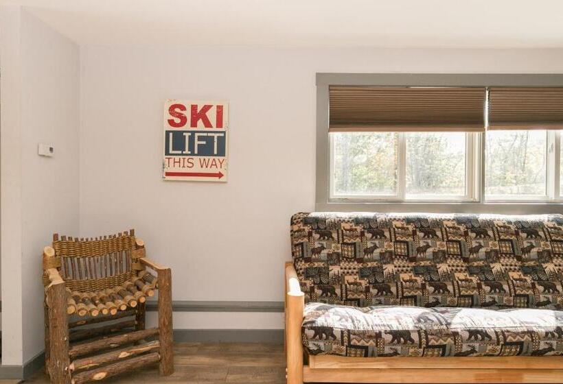 آپارتمان 1 خوابه, Warren Lodge