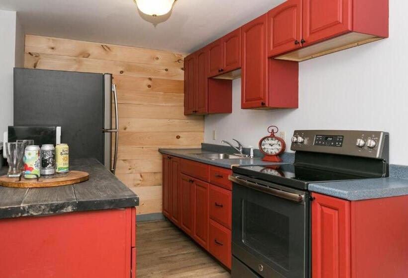 آپارتمان 1 خوابه, Warren Lodge