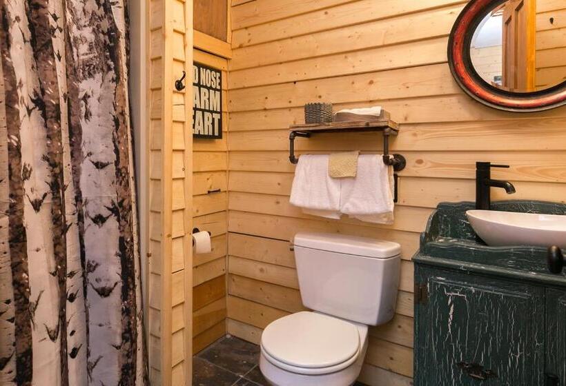 کابین, Warren Lodge