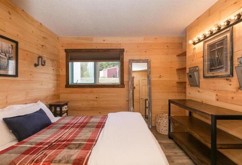 آپارتمان 1 خوابه, Warren Lodge