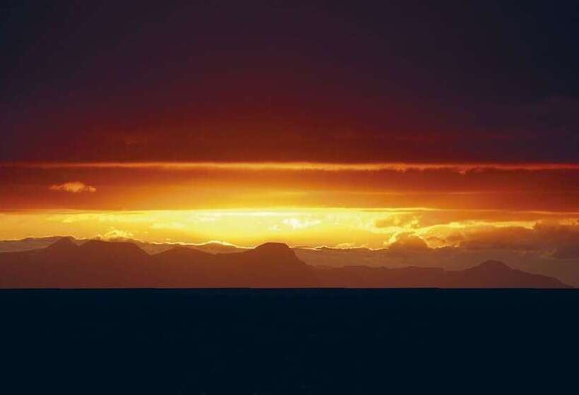 اتاق سه نفره دلوکس با چشمانداز دریا, Brimslóð Atelier Guesthouse