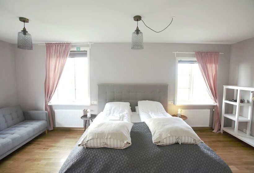 اتاق سه نفره دلوکس با چشمانداز دریا, Brimslóð Atelier Guesthouse