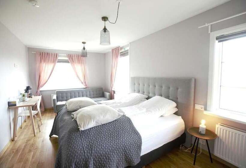 اتاق سه نفره دلوکس با چشمانداز دریا, Brimslóð Atelier Guesthouse