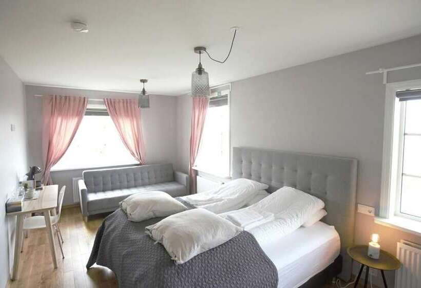 اتاق سه نفره دلوکس با چشمانداز دریا, Brimslóð Atelier Guesthouse