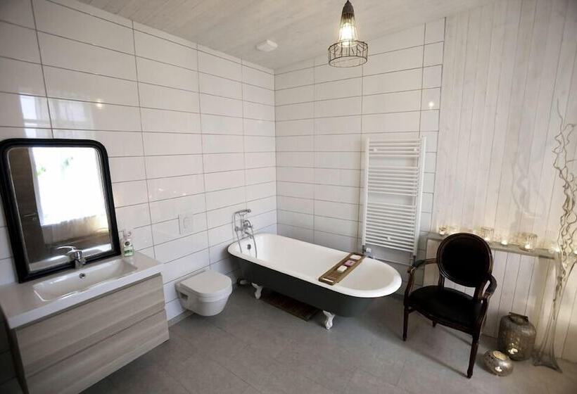 اتاق خانوادگی با سرویس بهداشتی مشترک, Brimslóð Atelier Guesthouse