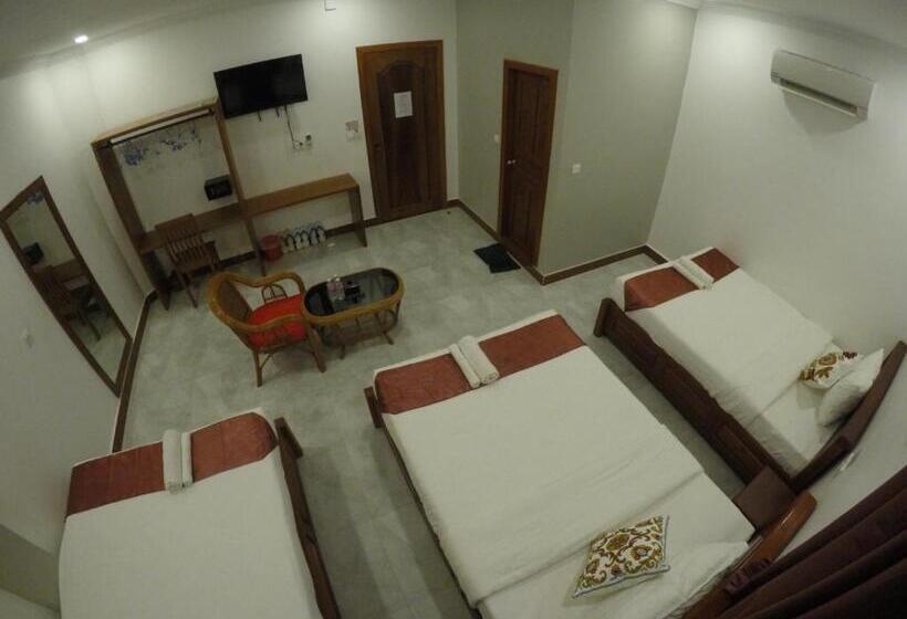 Habitación Triple Deluxe, Happy Family Guesthouse