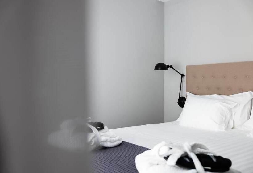 شقة غرفتين, Terreno Studios